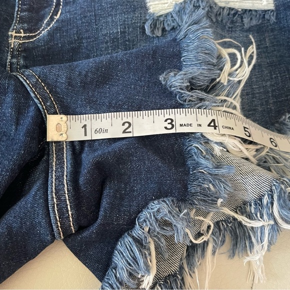 Cello sassy  Denim Shorts shorties dark wash size 3X NWT distressed frayed hem - Picture 10 of 12